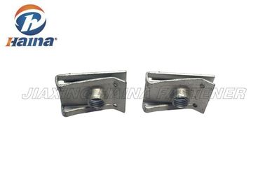Γαλβανισμένο U Clip Haina Fastener Spring Steel Black Oxide M6 * 22 * ​​28 For Iron Board Fixed