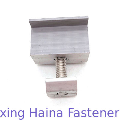 Μέσος σφιγκτήρας μονταρισμάτων ηλιακού πλαισίου αργιλίου με τον κεφαληφόρο κοχλία κεφαλιών υποδοχών δεκαεξαδικού